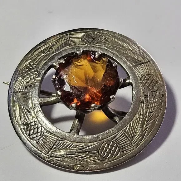 VINTAGE SCOTTISH KILT PIN BROOCH w/ GOLDEN Brown STONE Silver Tone
